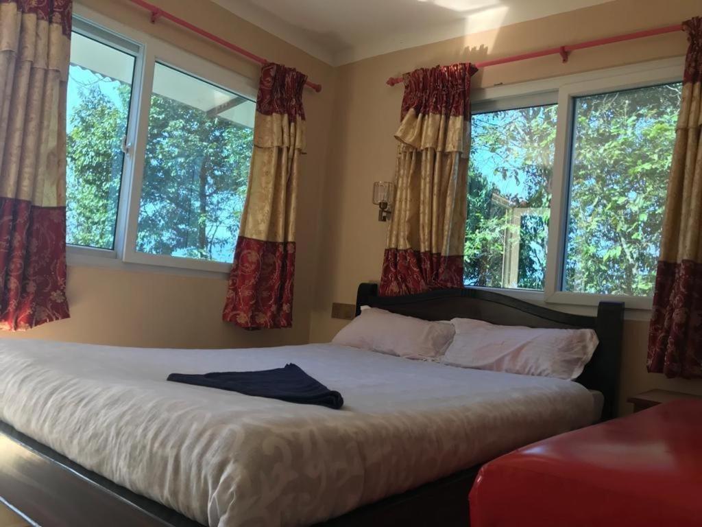 Into The Wild Pokhara Villa Kaski Ngoại thất bức ảnh