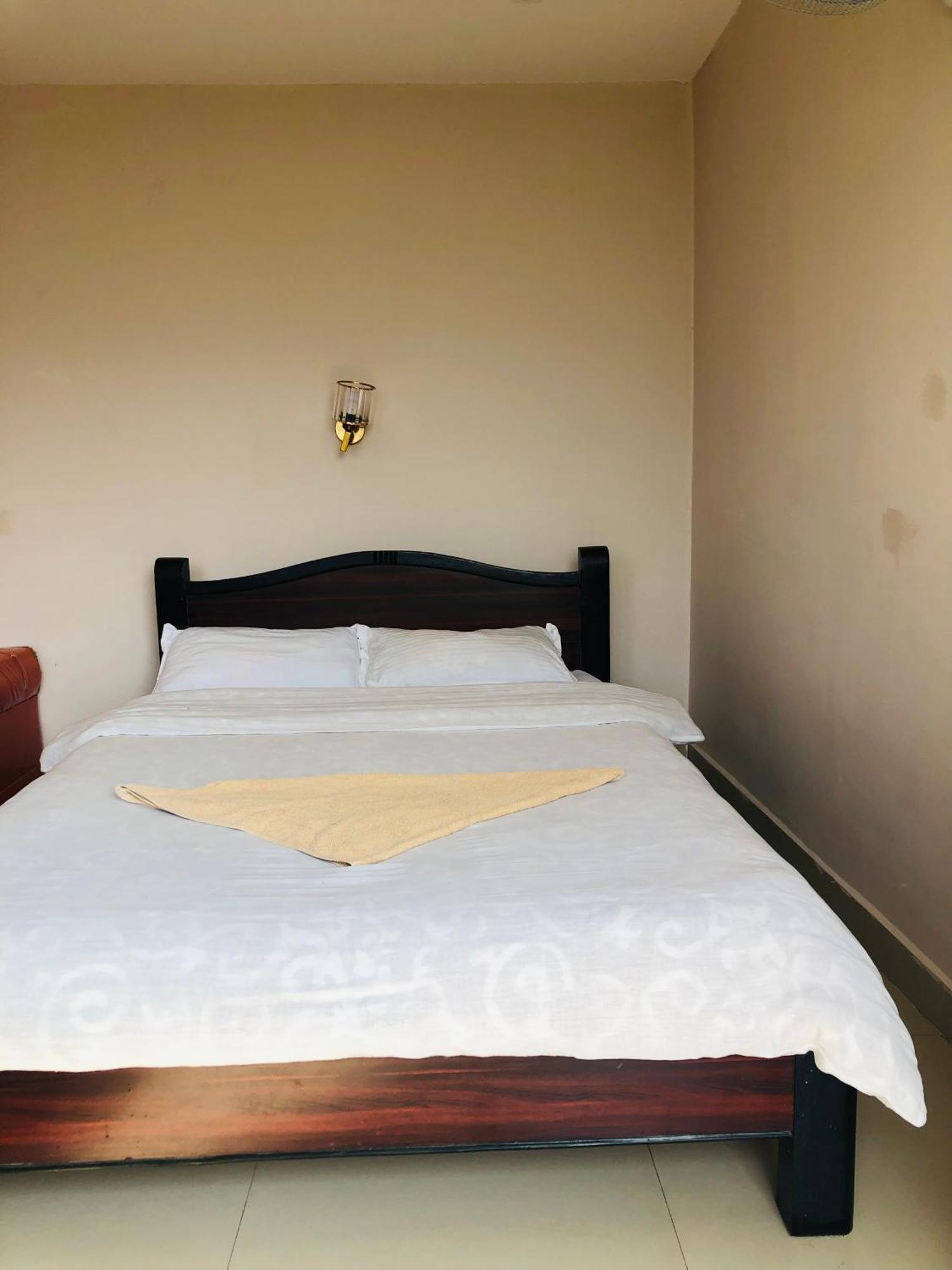 Into The Wild Pokhara Villa Kaski Ngoại thất bức ảnh